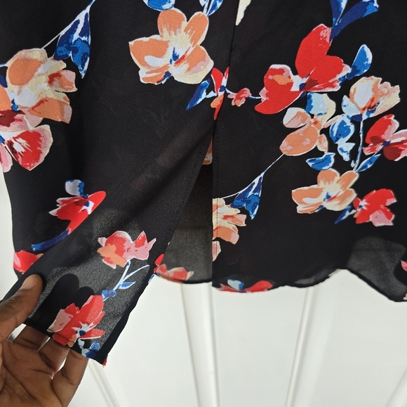 Zac & Rachel Floral Tunic Blouse 1X Plua Black Red Blue Lace Trim Flare Sleeves - Picture 14 of 15